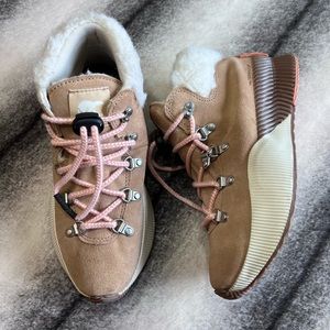 Sorel Out N About Conquest Canoe Paradiso Peach Suede Leather Bootie Boots